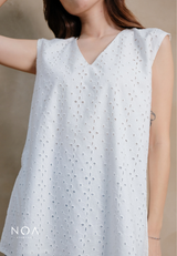 SHIRO Cotton Embroidery V-Neck Blouse + Inner Furing