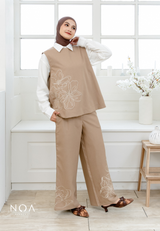 NOA X KUSUMANGGI - MINAE Embroidery Straight Pants