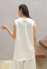NAGISA Sleveeless Linen Blouse - White
