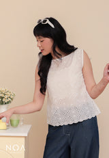 FUMI Embroidery Sleeveless Blouse