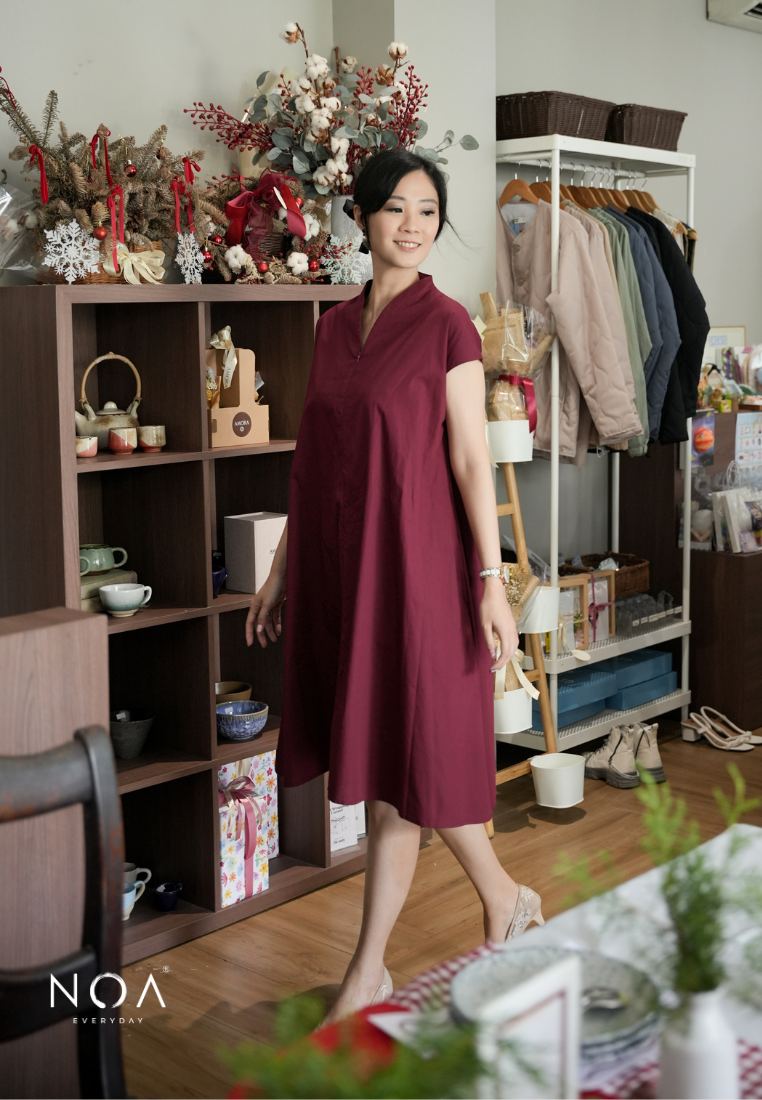 NISEKO Cotton Sleeveless V-Neck Midi Dress with Inner