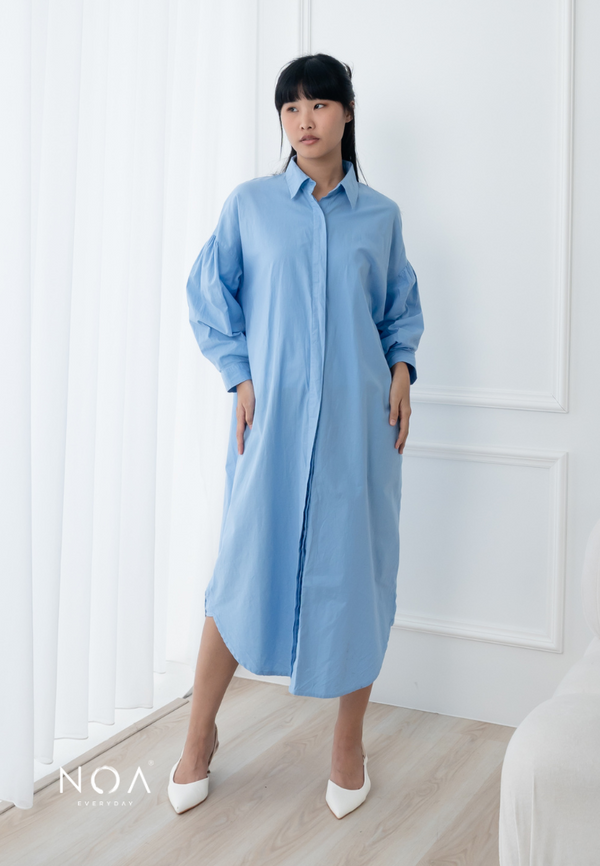 AKEMI Puffsleeve Midi Dress - Light Blue