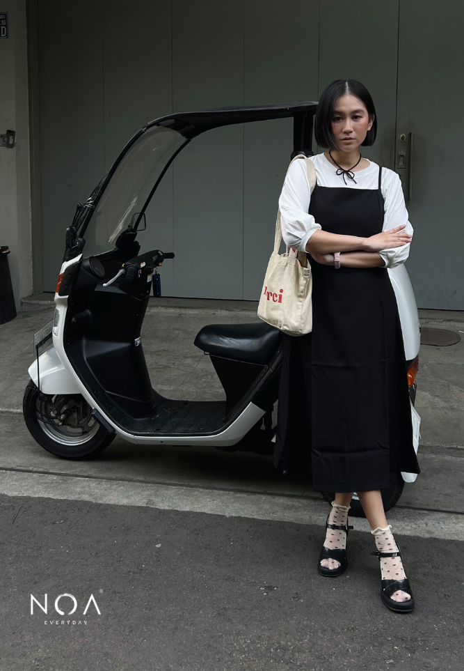 ARISA Strap Midi Dress - Black