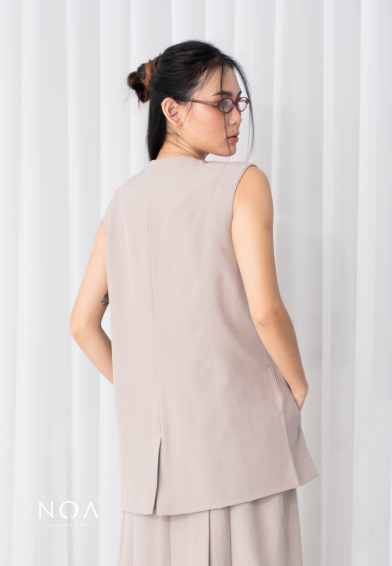 ARISA Button Pocket Vest - Cream