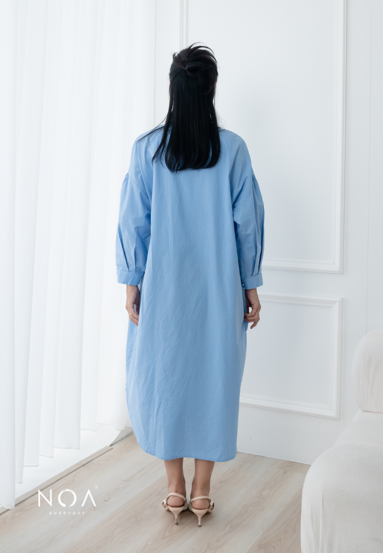 AKEMI Puffsleeve Midi Dress - Light Blue