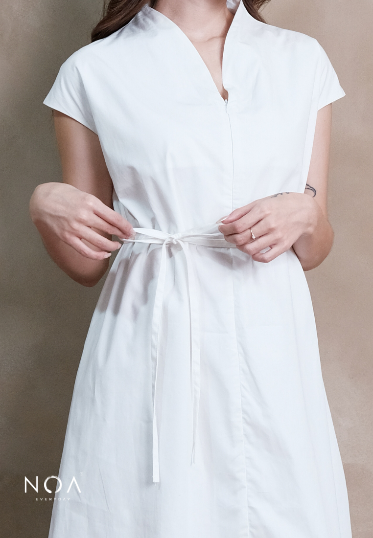 NISEKO Cotton Sleeveless V-Neck Midi Dress with Inner