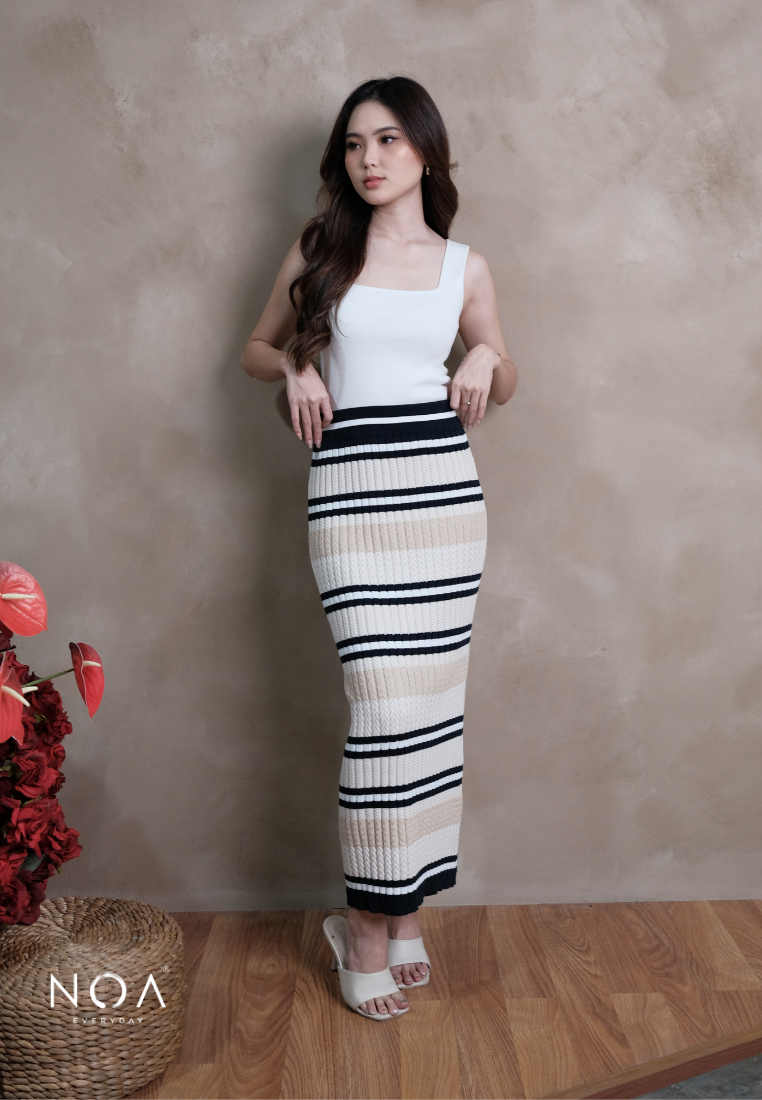HINARI Knitted Pattern Fitted Midi Skirt