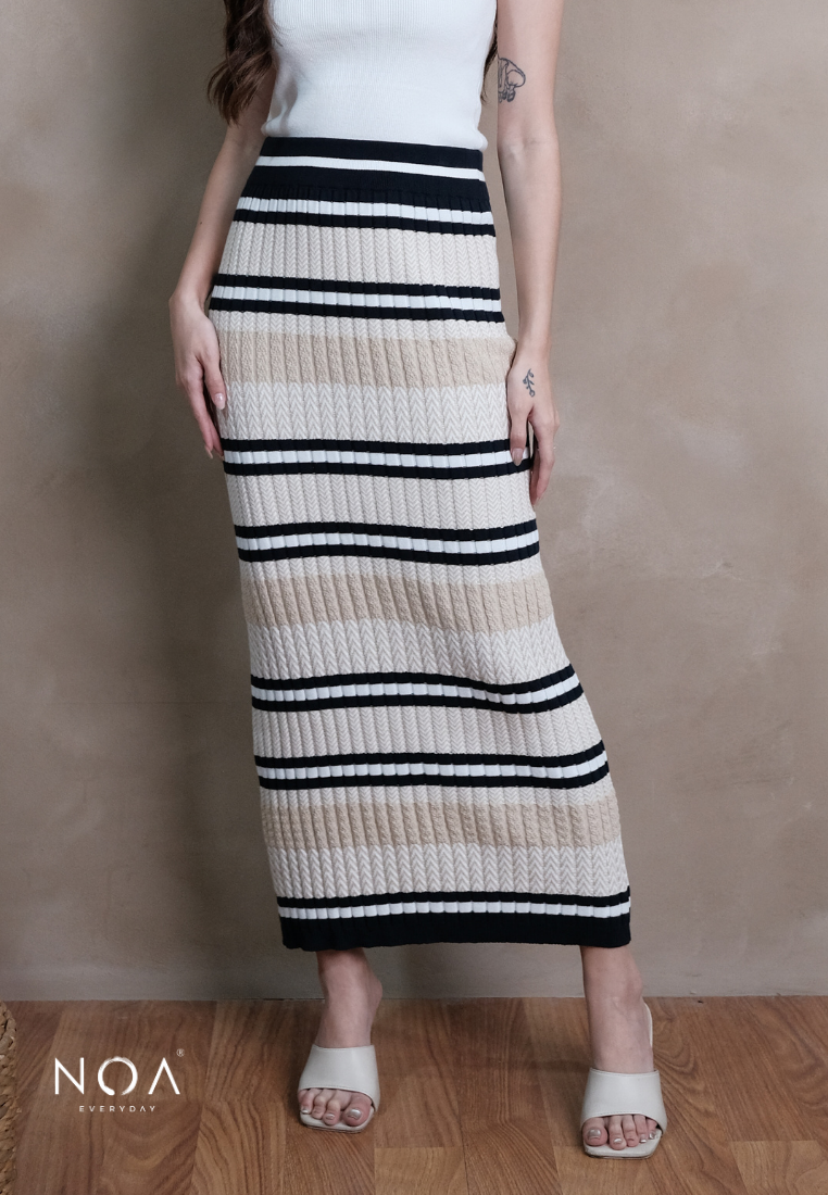 HINARI Knitted Pattern Fitted Midi Skirt
