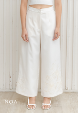NOA X KUSUMANGGI - MINAE Embroidery Straight Pants