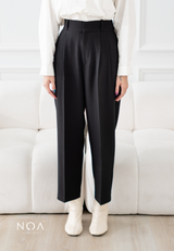 ARISA Ankle Pants - Black