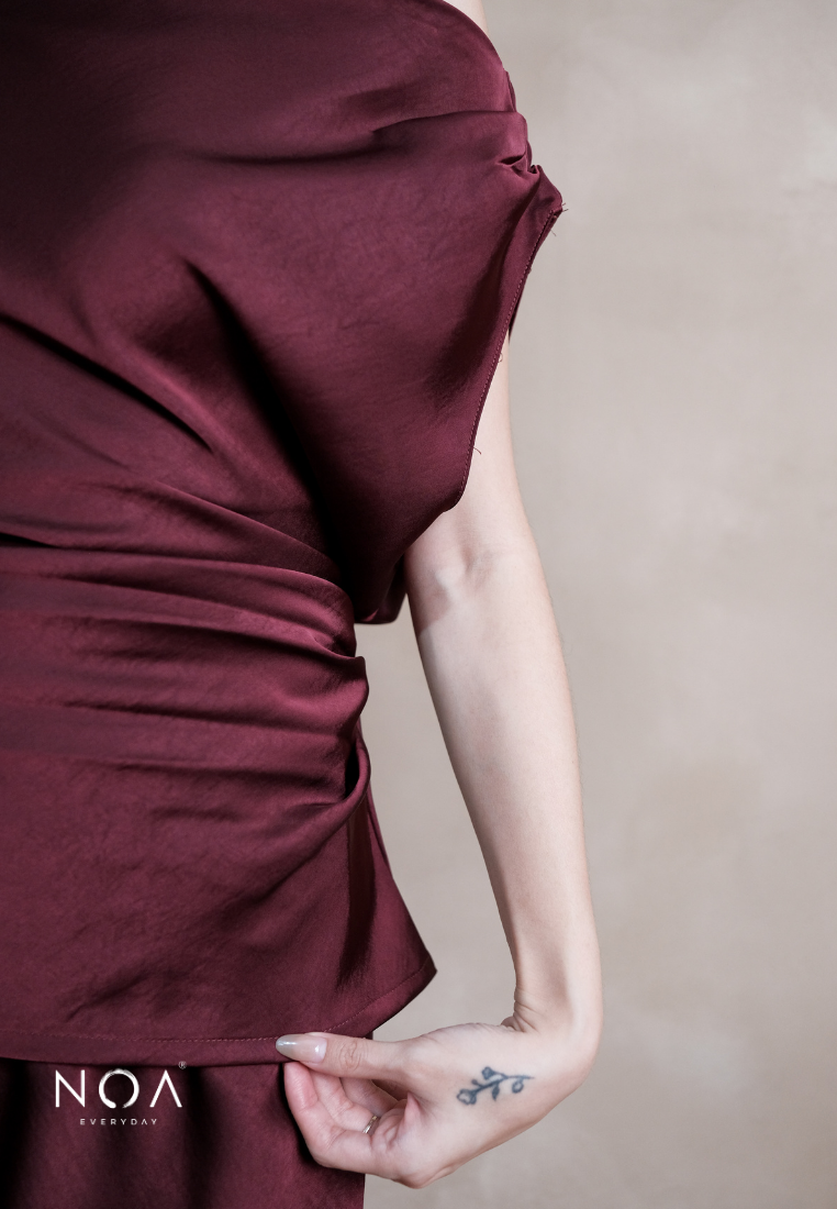 RITSU Sateen Off Shoulder Sleeveless Blouse