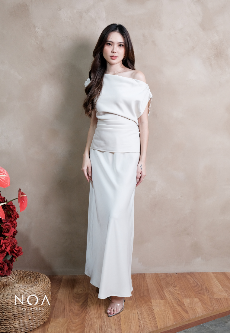 RITSU Sateen Off Shoulder Sleeveless Blouse