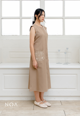 NOA X KUSUMANGGI - SHIZUKA Embroidery Pocket Sleeveless Midi Dress with Belt