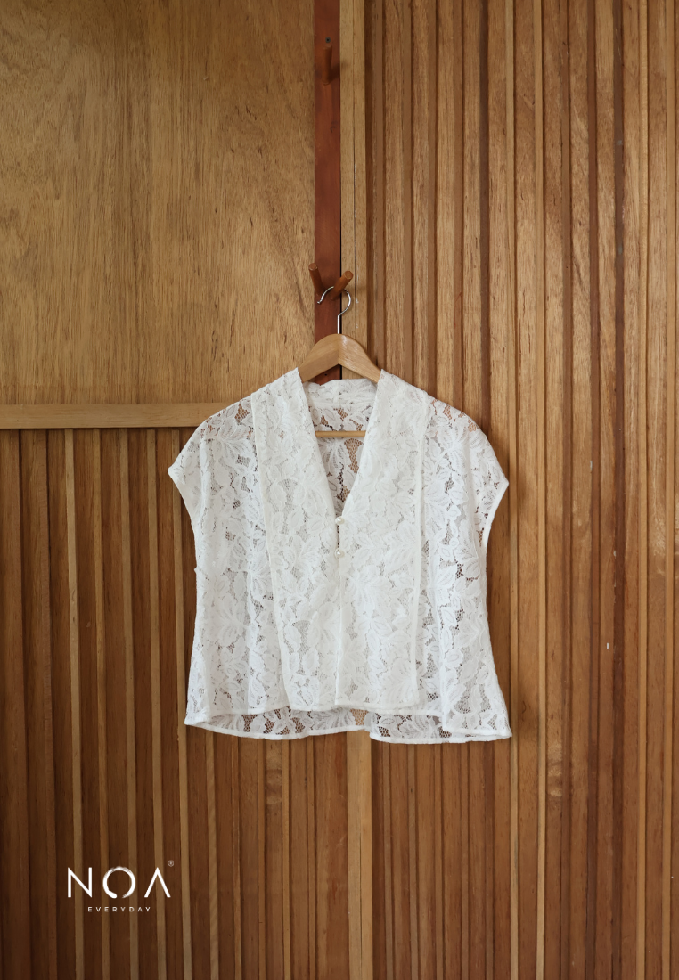 Pre-Order NOA X DHATU AKARI Lace Vest Top (Delivery 1 march)