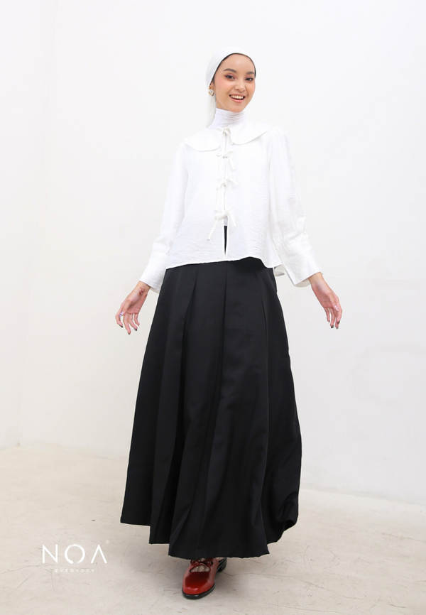 RAIKO Pleated Flowing Maxi Skirt - Black