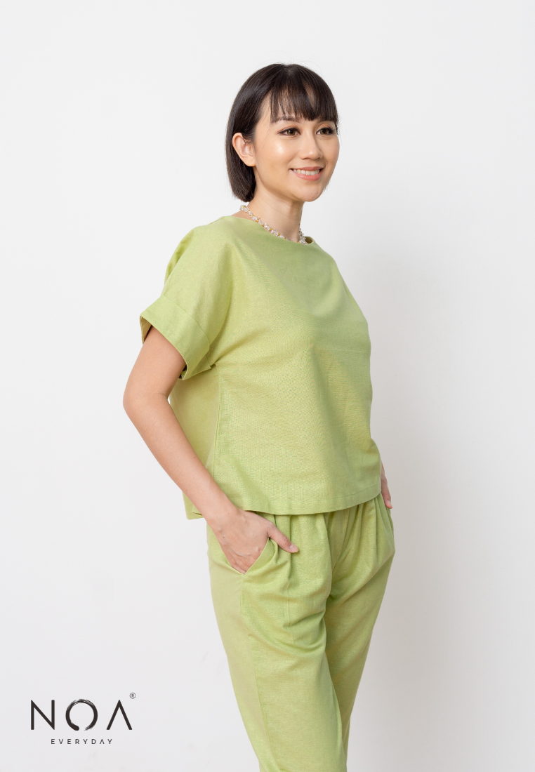 Deals ~ AKIKO Basic Linen Blouse - Green