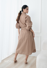 AKEMI Puffsleeve Midi Dress - Mocca