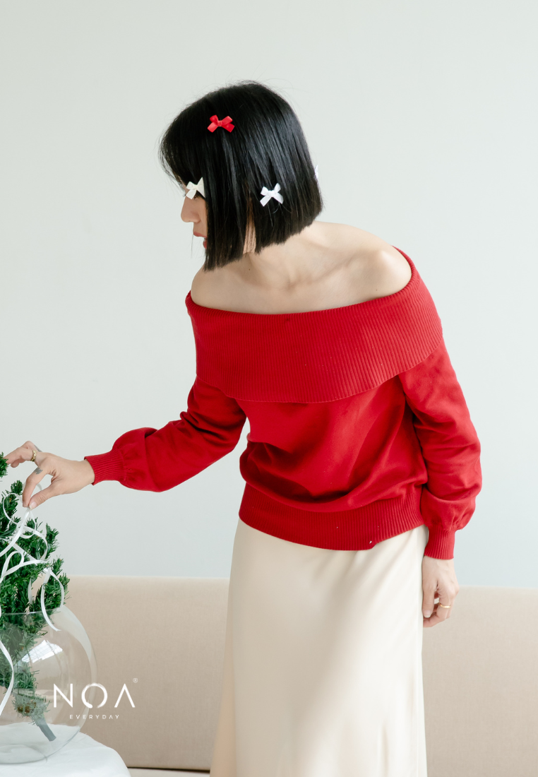 YUEN Off Shoulder Knitted